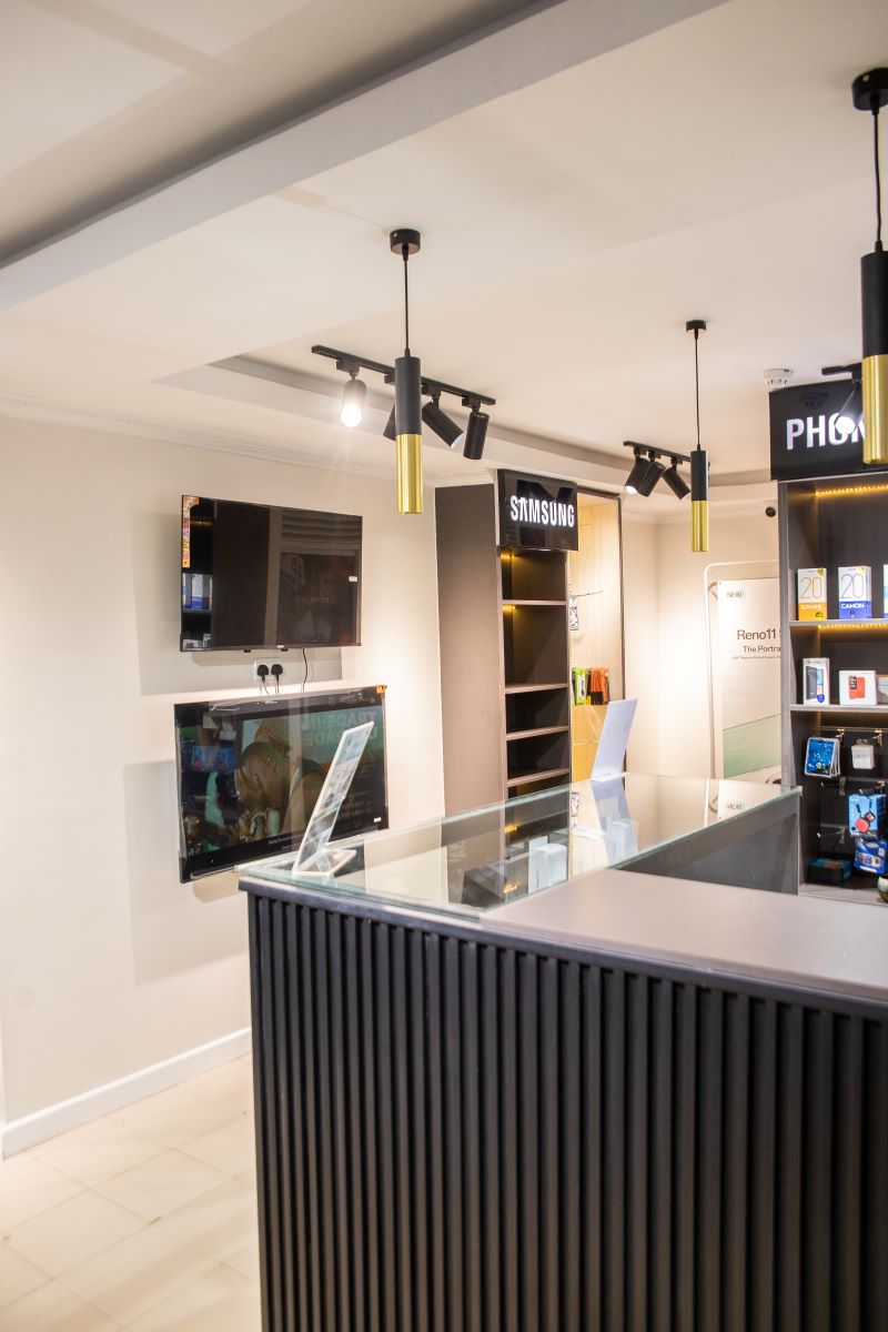 Contemporary Store - Image 11